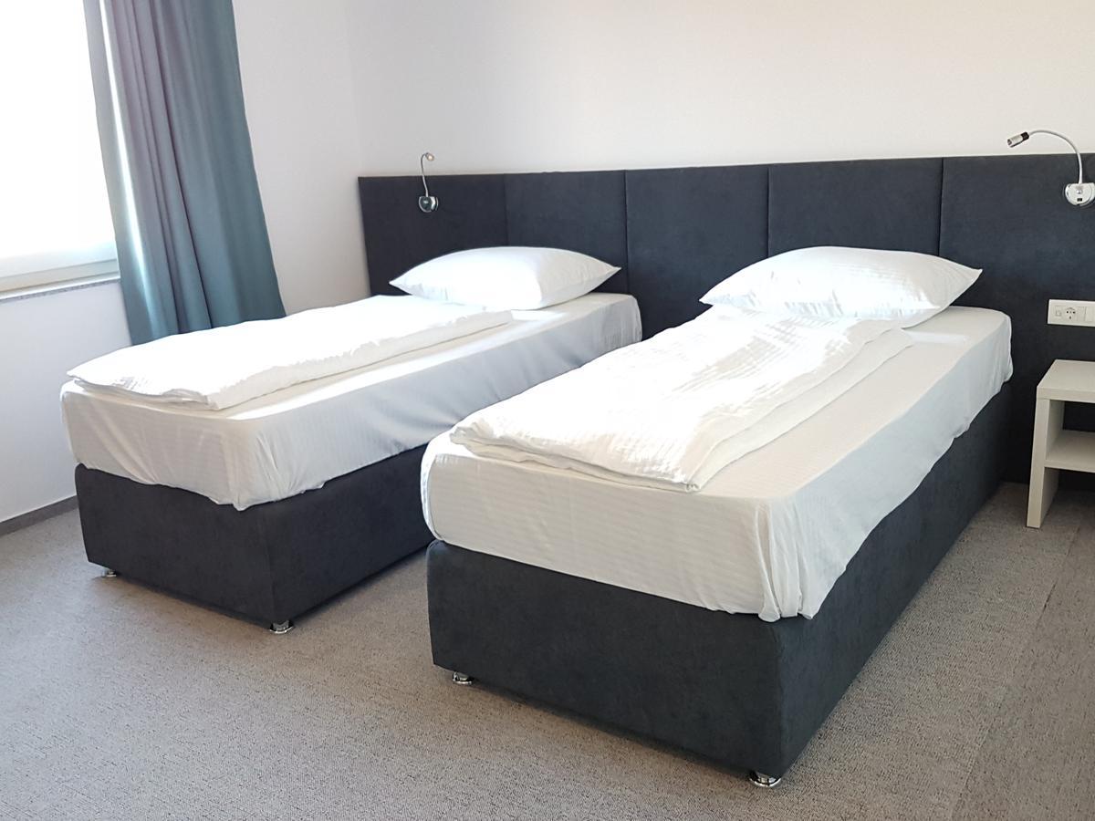 Hotel Sax Gracanica Gracanica  Eksteriør bilde